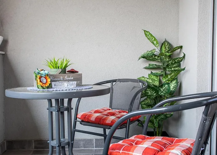 Flexible Selfcheckins 54 - Zagreb - Garage - Loggia - New